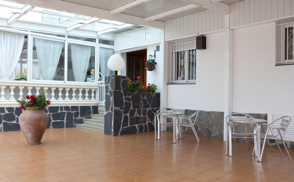 Hotel Montana By Bossh! Hotels Росас Экстерьер фото